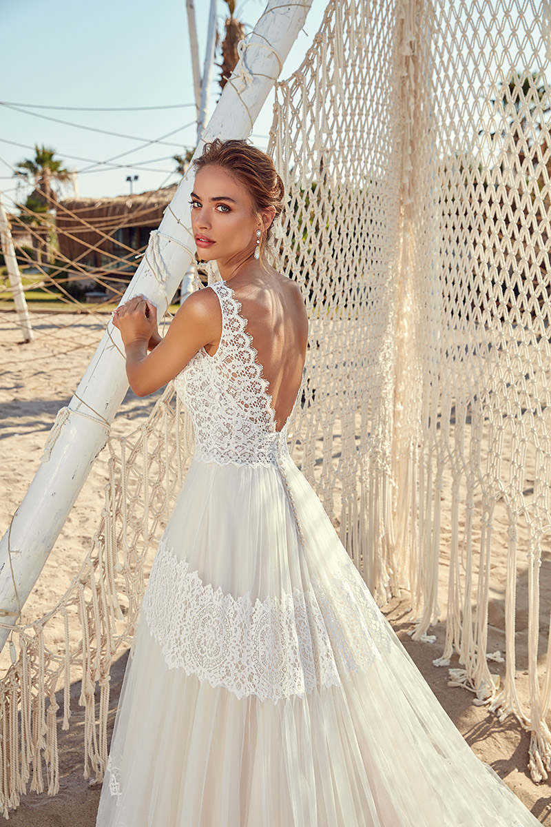 Eddy K Beach Dresses V Neck Lace Appliques A e Sweep Train Backless Bridal Gowns Custom Made Plus Size Boho Wedding Dress