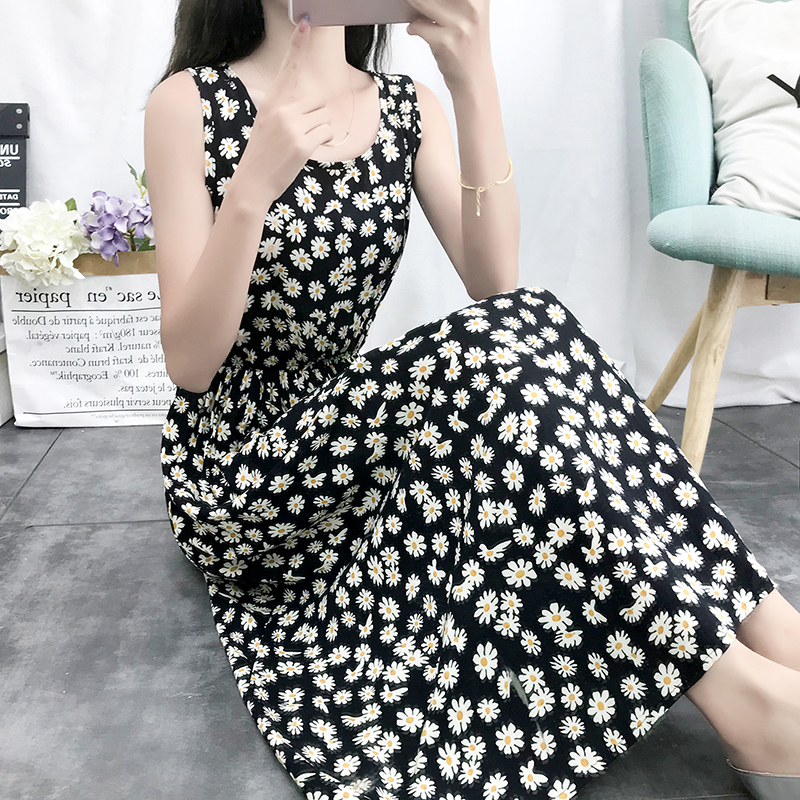 Wholesale women's summer new small daisy waist bohemian vest long skirt sleeveless floral cotton silk dress, 18#
Wholesale women's summer new small daisy waist bohemian vest long skirt sleeveless floral cotton silk dress, 18#
