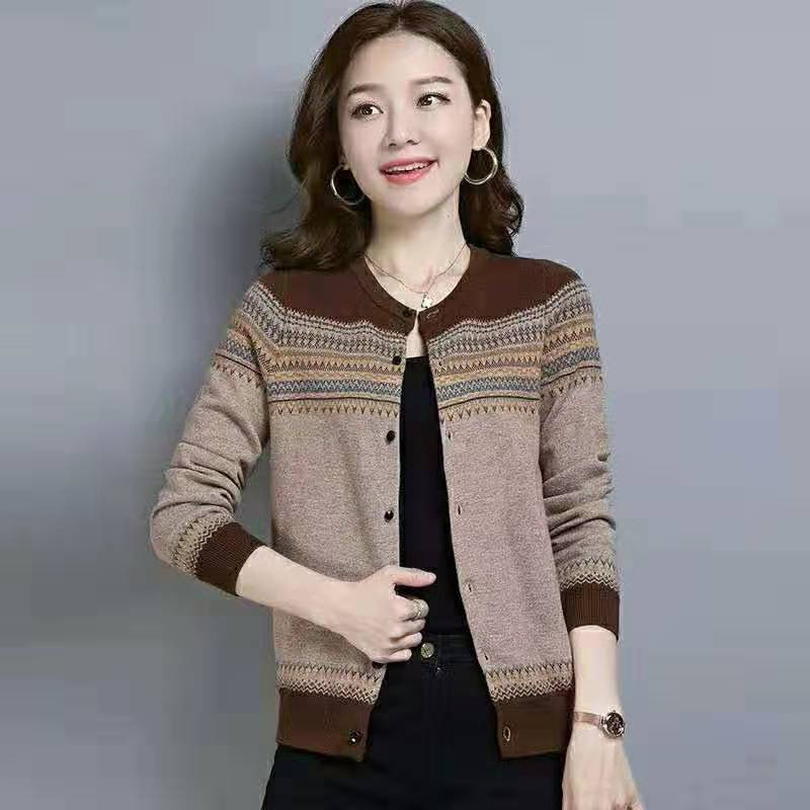 Taotrees Autumn Stripes Single-breasted Long-sleeved Knitwear Short Sweater Women, Gray
Taotrees Autumn Stripes Single-breasted Long-sleeved Knitwear Short Sweater Women, Gray