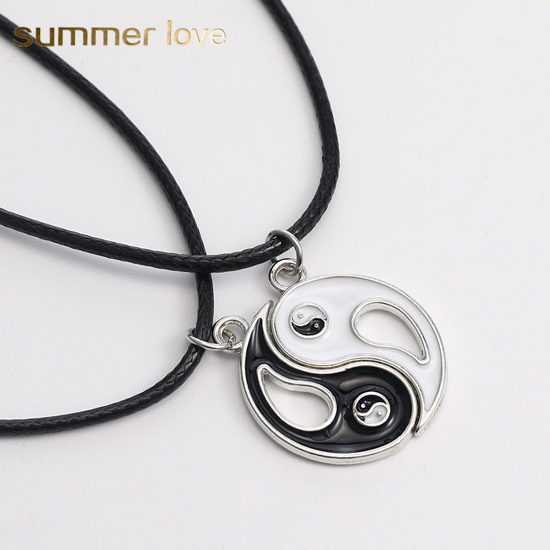 New Black White Couple Pendants Rope Chain Necklaces for Women Men Splice Gossip Tai Chi Yin Yang Necklaces Christmas Valentine Gift Jewelry
New Black White Couple Pendants Rope Chain Necklaces for Women Men Splice Gossip Tai Chi Yin Yang Necklaces Christmas Valentine Gift Jewelry