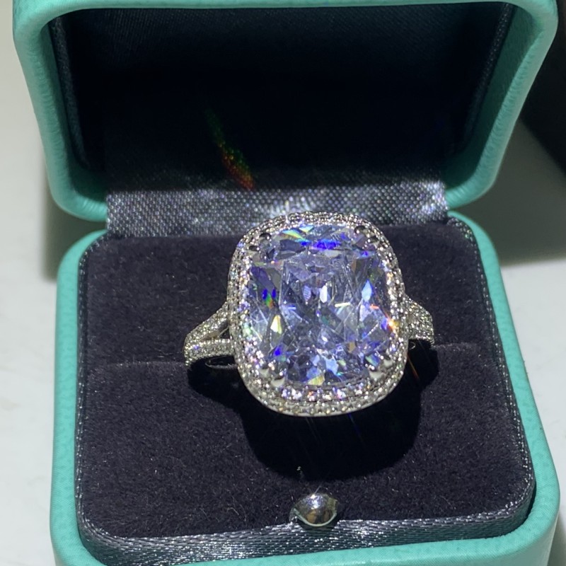 2020 Dove Egg CZ Diamond Luxury Jewelry 925 Sterling Silver Cushion Shape White Topaz Pave Party Women Wedding Engagement Band Ring Gift