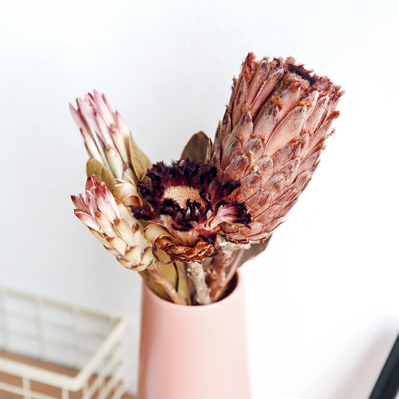 Emperor series princess dry bouquet natural floral decoration shooting props home decor art, As pic
Emperor series princess dry bouquet natural floral decoration shooting props home decor art, As pic