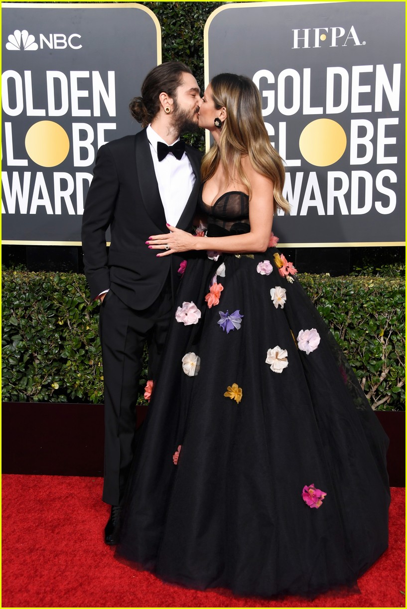 Elegant A Line Prom Dresses Floor Length Illusion Sweetheart Exposed Boning Evening Dress 3D Floral Appliques Red Carpet Dresses