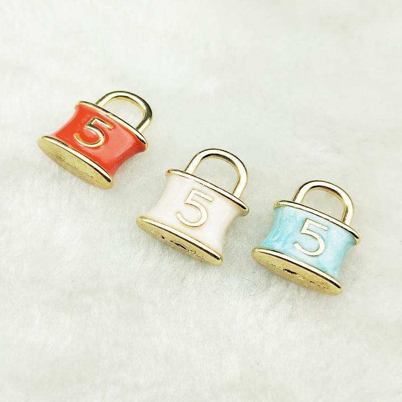 10pcs enamel lock charm jewelry accessories earrng pendant bracelet necklace charms zinc alloy diy finding 14x17mm
10pcs enamel lock charm jewelry accessories earrng pendant bracelet necklace charms zinc alloy diy finding 14x17mm