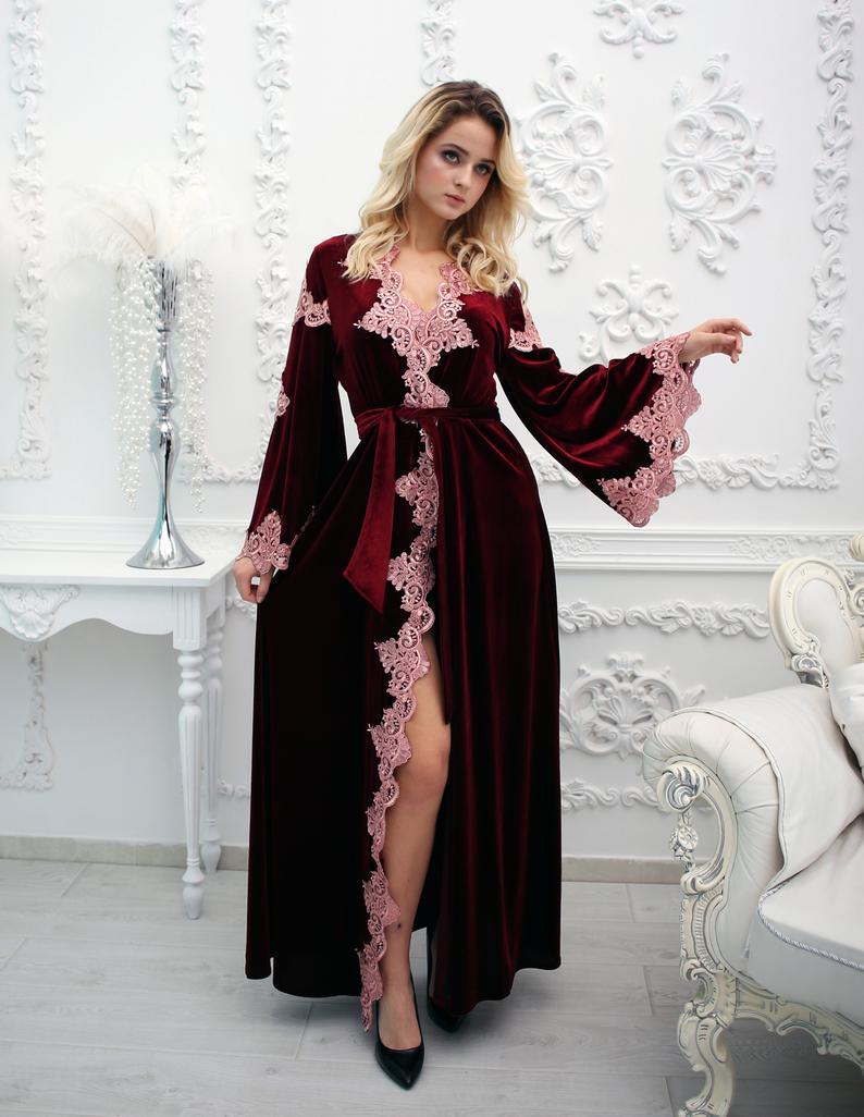 Women Winter Sexy Velvet Lady Sleepwear Women Bathrobe V Neck Nightgown Burgundy Lace Robe Prom Bridesmaid Shawl