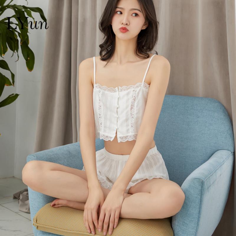 LYun Fashionable home wear new cotton lace edge sexy ladies suit flared pants suspenders pajamas senior suspenders warm white 
LYun Fashionable home wear new cotton lace edge sexy ladies suit flared pants suspenders pajamas senior suspenders warm white