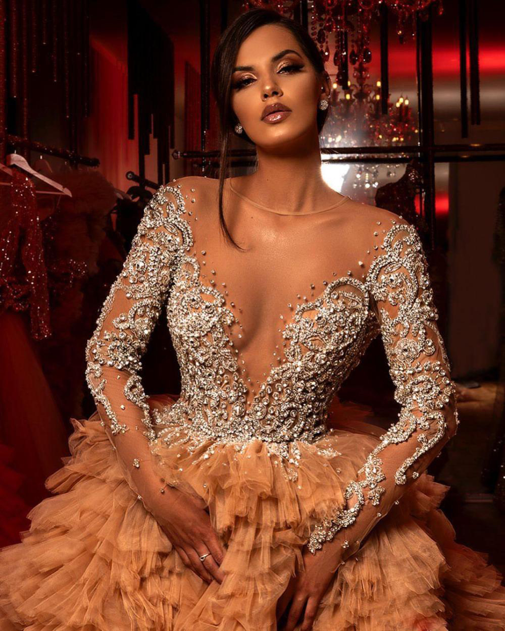 Gorgeous Beaded Long Sleeves Wedding Dresses Sheer Bateau Neck A Line Sequined Bridal Gowns Sweep Train Tiered Tulle robe de mariée
