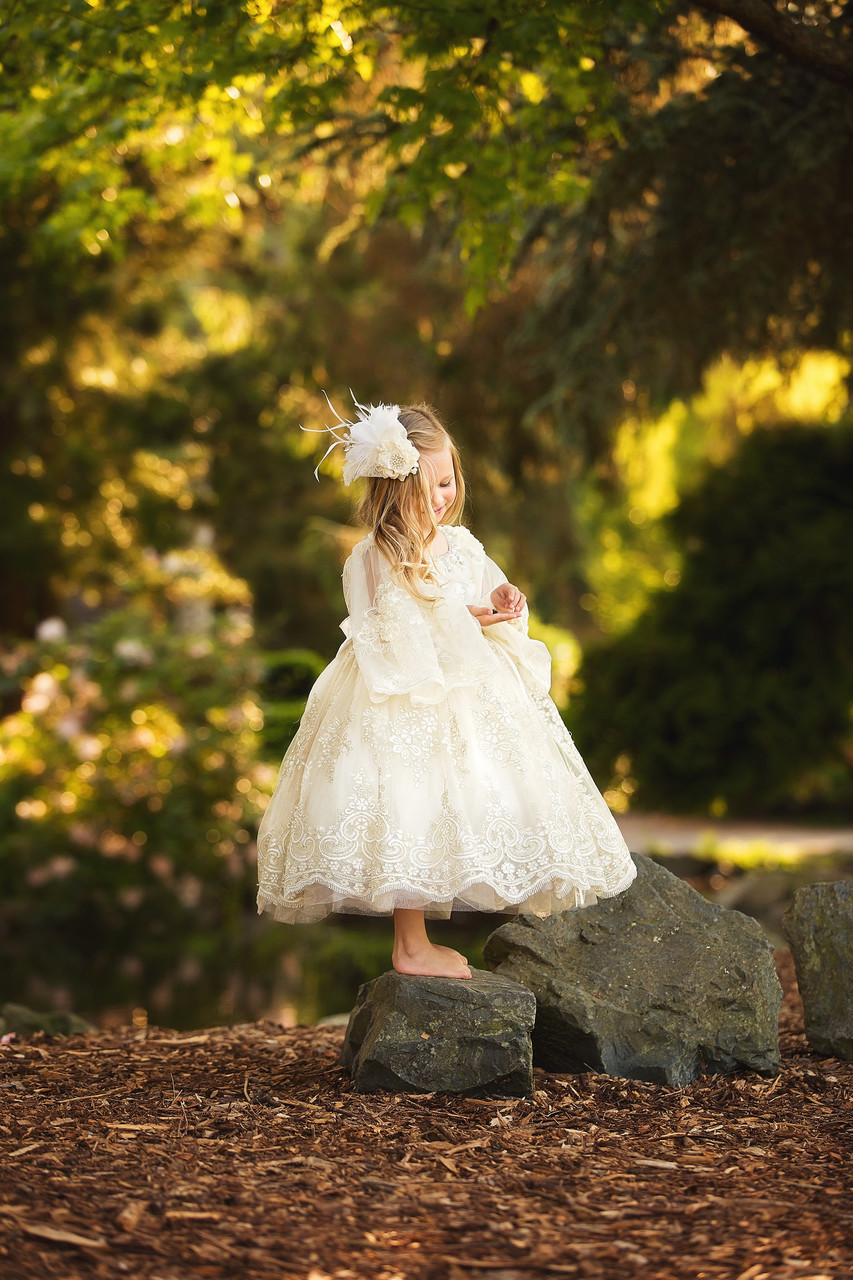 Little Princess Flower Girls Dresses Lace Appliques Ball Gowns Long Sleeves For Wedding Beading Jewel Neck Ankle Length Birthday Party Dress
