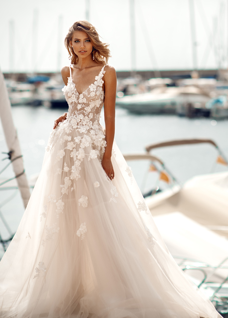 Sale A Hot Line Backless Lace Wedding Dresses Spaghetti Straps V Neck Bridal Gowns Sweep Train 3D Appliqued Tulle Vestidos De Novia ppliqued estidos