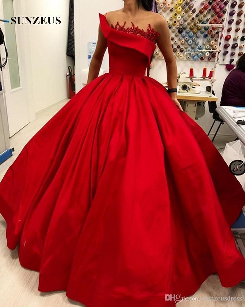 Dubai Ball Gorgeous Gown Quinceanera Beaded High Neck Applique Satin Prom Dresses Sweep Train Red Formal Evening Gowns Vestidos S 6660306