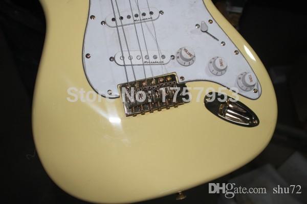Factory custom shop 2019 Newest Custom cream yellow rosewood fretboard electric guitar Gold hardware Free shipping
Factory custom shop 2019 Newest Custom cream yellow rosewood fretboard electric guitar Gold hardware Free shipping