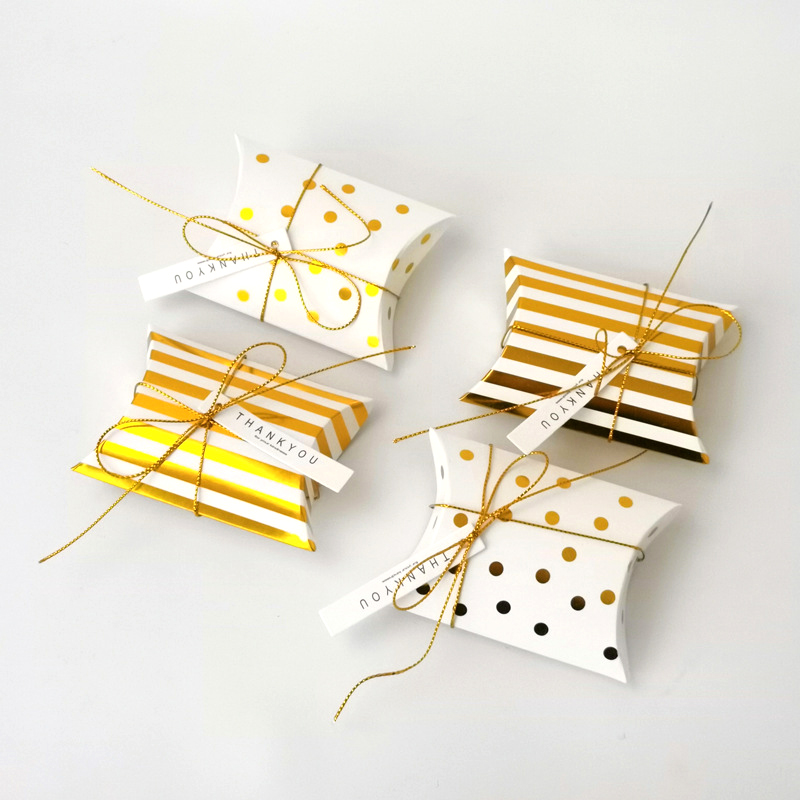 50pcs Gold Stripe Kraft Pillow shaped Candy Box Cardboard Cookie box Baby shower Party Wedding Favor Gift Boxes
50pcs Gold Stripe Kraft Pillow shaped Candy Box Cardboard Cookie box Baby shower Party Wedding Favor Gift Boxes