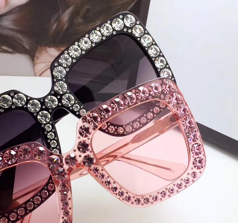 Luxury 0148 Designer Sunglasses For Women Large Frame Elegant Special with crystal Frame Built-In Circular Lens Top Quality Come With Case
Luxury 0148 Designer Sunglasses For Women Large Frame Elegant Special with crystal Frame Built-In Circular Lens Top Quality Come With Case