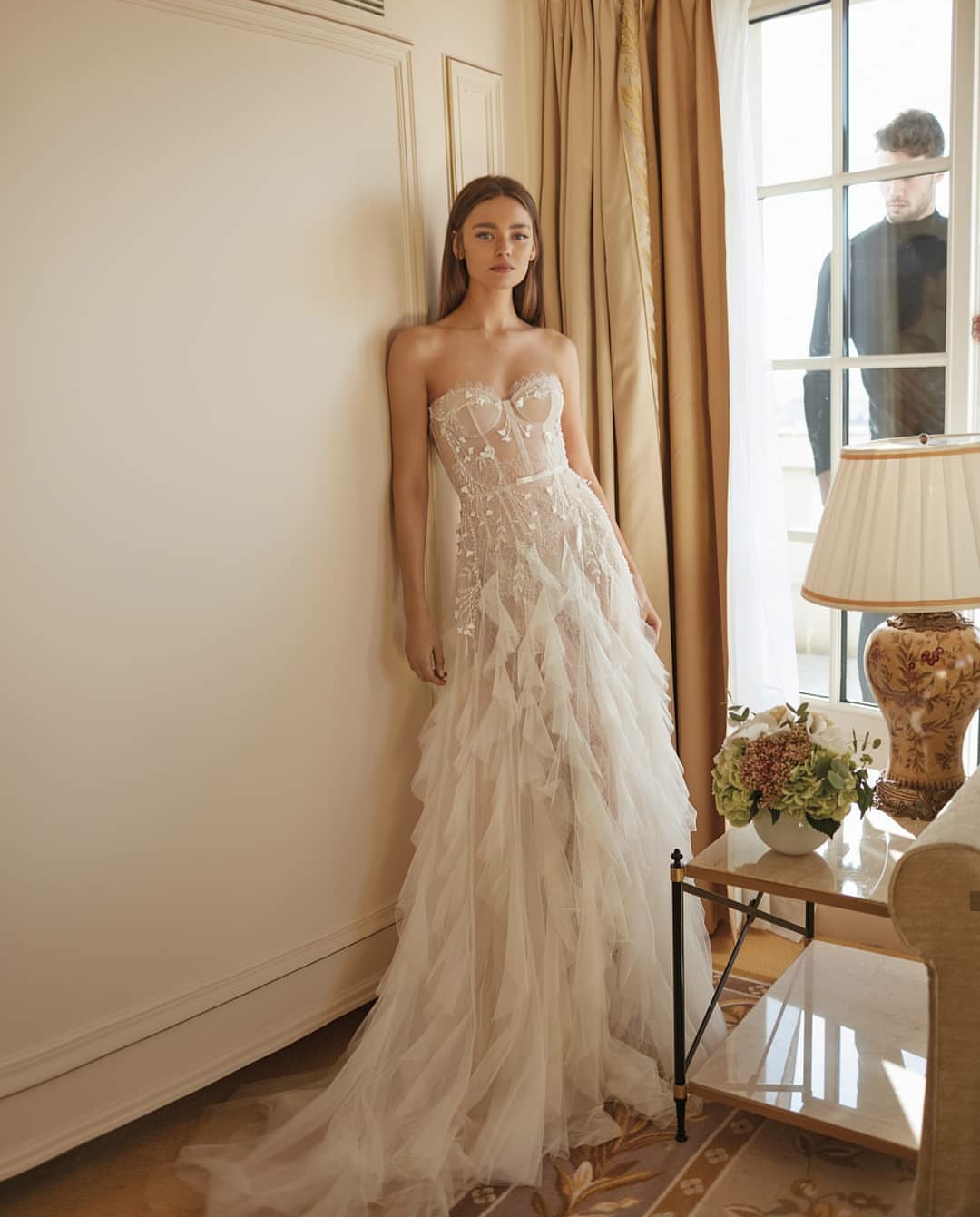 romantic lace wedding dresses sweetheart illusion exposed boning tulle ruffles bridal gowns backless sexy beach wedding dress