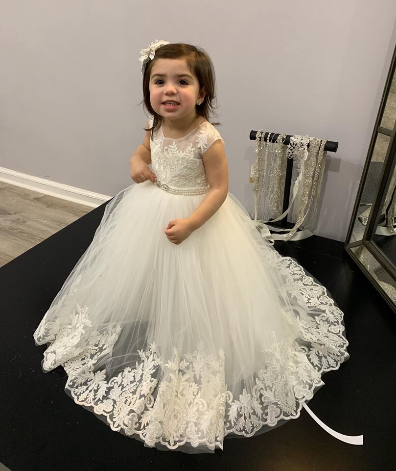 Sheer Neck Lace Flower Girl Dresses Pearls Crystals Little Girl Wedding Dresses Vintage Pageant Dresses Gowns F054