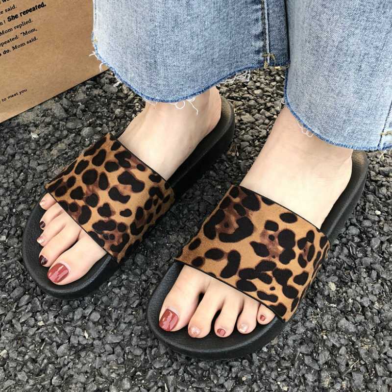 Summer Women Slippers Flip Flops Platform Flat Heel Leopard Print Outdoor Beach Fashion Slides Ladies Shoes Zapatos De Mujer, Black
Summer Women Slippers Flip Flops Platform Flat Heel Leopard Print Outdoor Beach Fashion Slides Ladies Shoes Zapatos De Mujer, Black