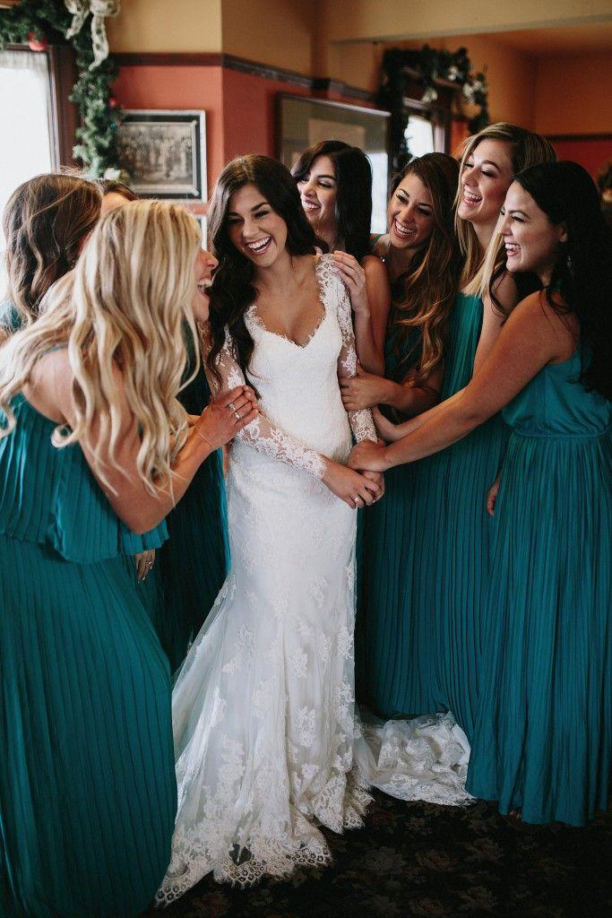 Elegant Country Full Lace Wedding Dresses Plugging V Neck Long Sleeve Applique Floral Beach Bridal Gowns berta bridal Wedding Dresses