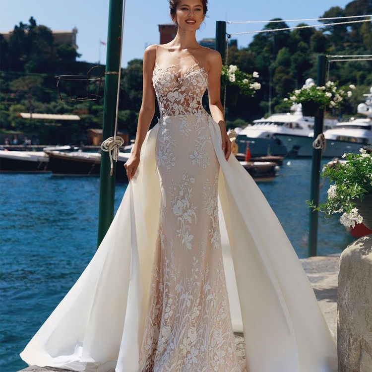 New Pink Beach Country Wedding Dresses Strapless Neck A Line Lace Applique Satin Sweep Train Bridal Gowns