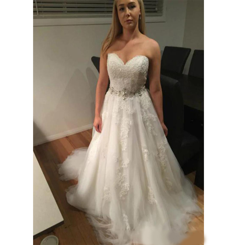 odest Design Vintage Sweetheart Neckline A Line Wedding Dress Lace Appliques Crystals Beading Tulle Custom Made Wedding Dresses