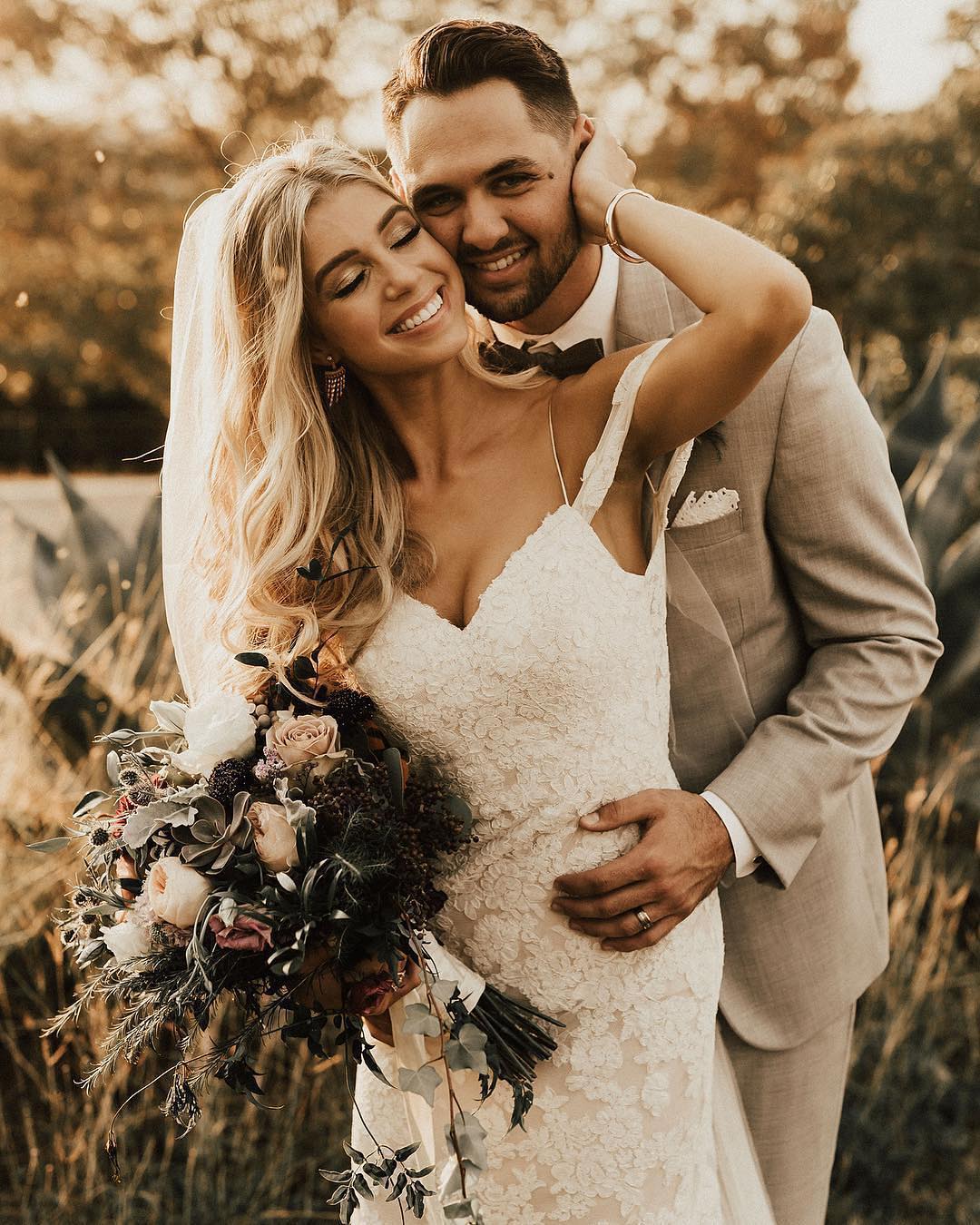 2019 Modest Mermaid Wedding Dresses Lace Applique Off The Shoulder Country Wedding Dress Sweep Train Bridal Gowns Vestidos De Novia Gowns