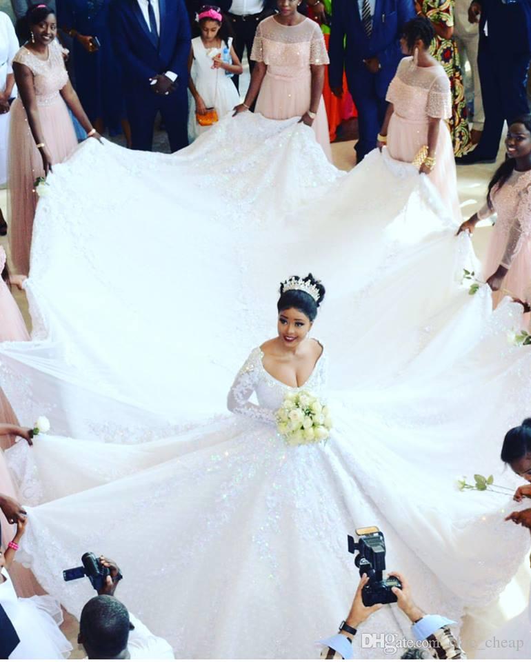 Luxury Plus Size Wedding Dresses V Neck Lace Appliqued Beads Crystal 5M Long Train Bridal Gowns Long Sleeves Modest Wedding Dress