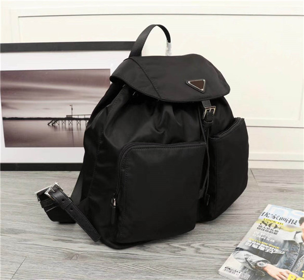 New classic fashion retro style canvas leather backpack Handbag highest quality backpack 005 size 32cm 30cm 15cm, Black
New classic fashion retro style canvas leather backpack Handbag highest quality backpack 005 size 32cm 30cm 15cm, Black