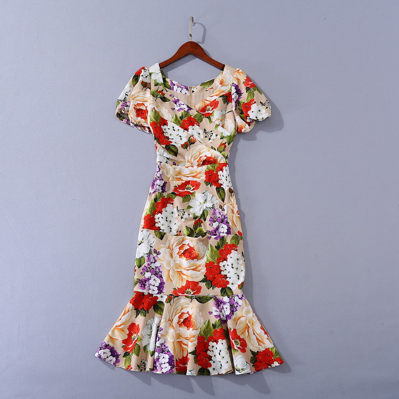 European and American women's clothing 2020 summer new style Short-sleeved V-neck floral print Fashionable fishtail dress, Black;gray
European and American women's clothing 2020 summer new style Short-sleeved V-neck floral print Fashionable fishtail dress, Black;gray