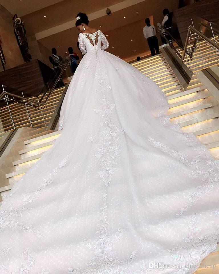 Luxury Plus Size Wedding Dresses V Neck Lace Appliqued Beads Crystal 5M Long Train Bridal Gowns Long Sleeves Modest Wedding Dress