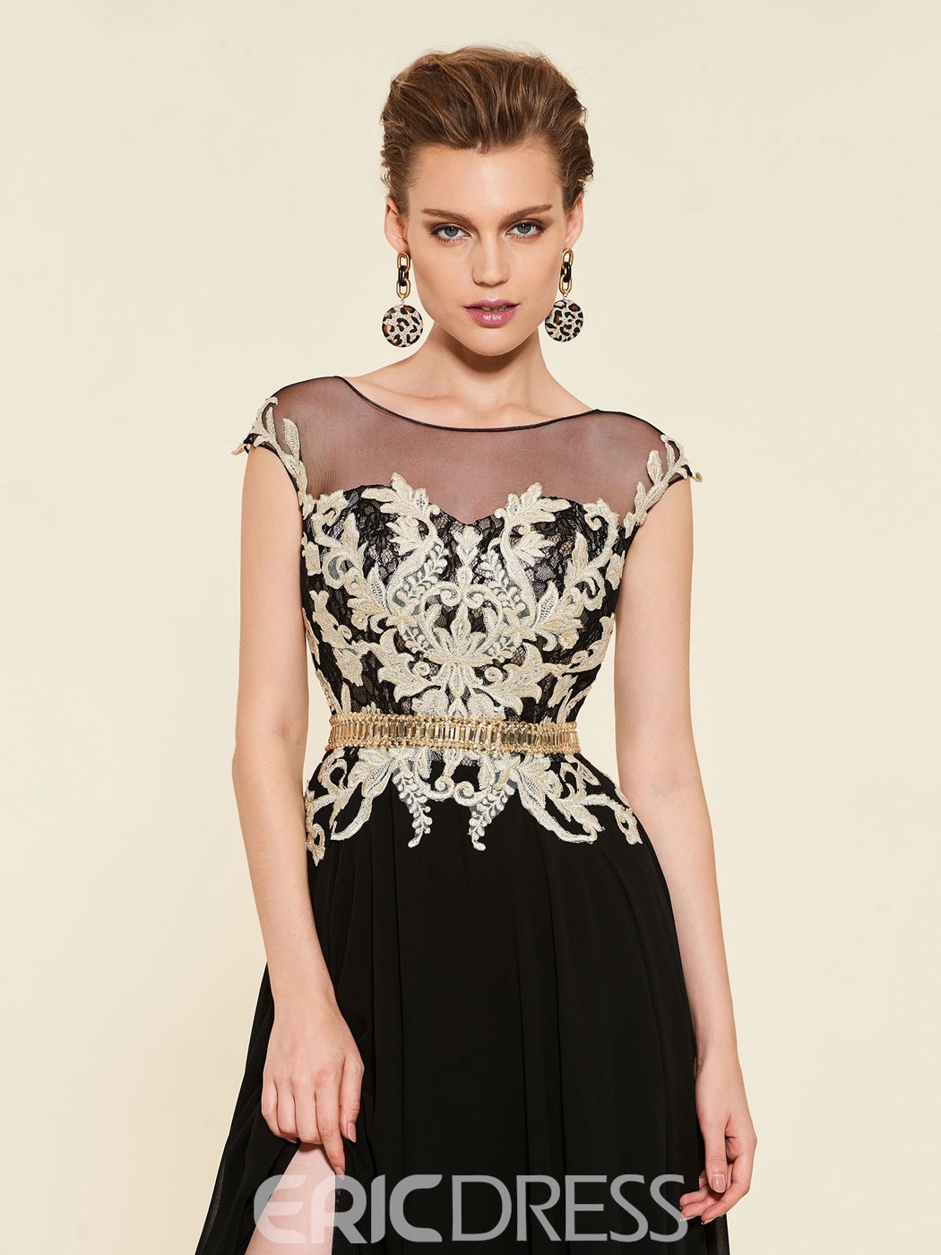 Plus Size A Line Mother of The Bride Dresses Jewel Sleeveless Wedding Guest Dress Lace Applique Sash Sweep Train Evening Gown