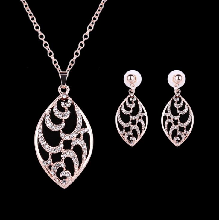 Bridal Jewelry Sets for Wedding decorations wholesale Wedding accessories one set a Necklace with two pieces of earrings wedding jewelry