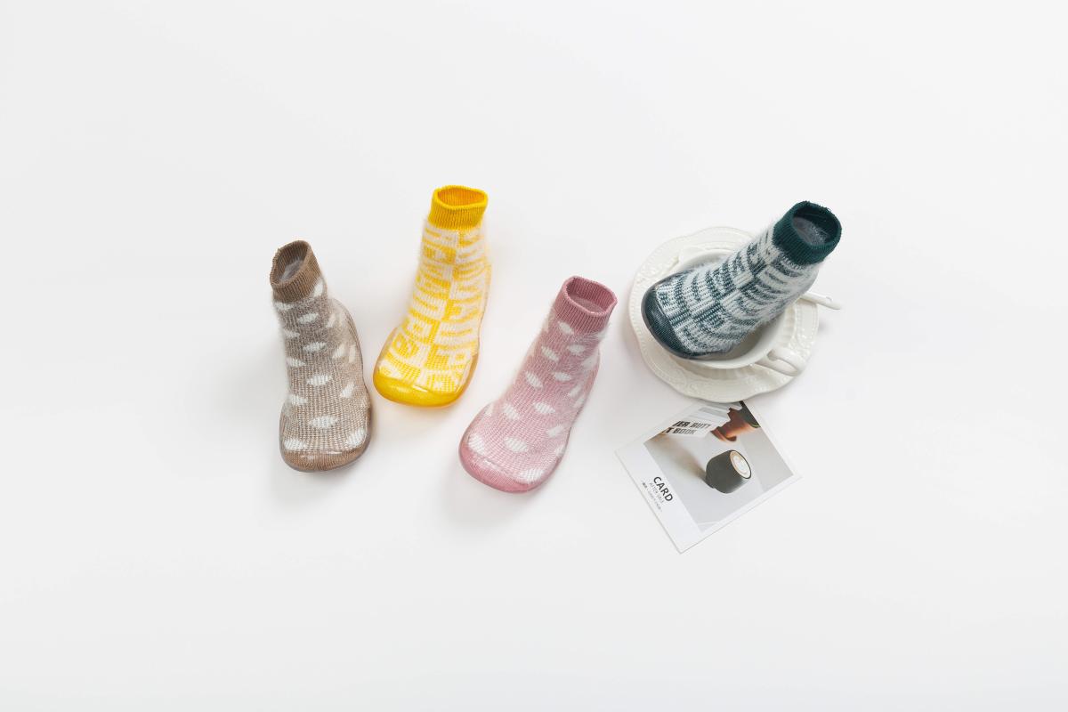 Baby Socks With Rubber Soles Autumn winter shoes Infant Sock Baby steps Anti-slip Leather kids Floor Socks slippers, Pink
Baby Socks With Rubber Soles Autumn winter shoes Infant Sock Baby steps Anti-slip Leather kids Floor Socks slippers, Pink
