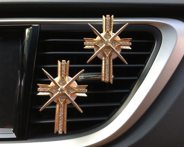 Crucifix air outlet aromatherapy female car interior fashion personality factory direct sales
Crucifix air outlet aromatherapy female car interior fashion personality factory direct sales