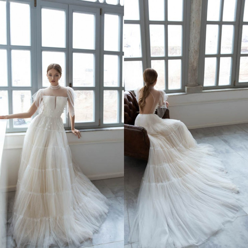 Daria Karlozi Wedding Dresses High Collar Half Sleeve Lace Appliques Bridal Gowns 2020 Hollow Back Sweep Train A-Line Wedding Dress, Gold
Daria Karlozi Wedding Dresses High Collar Half Sleeve Lace Appliques Bridal Gowns 2020 Hollow Back Sweep Train A-Line Wedding Dress, Gold