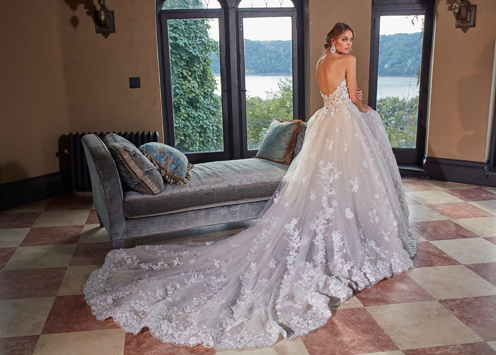 2019 Sparkly Bohemian Wedding Dresses With Detachable Sleeves Sweetheart Lace Wedding Dress Appliques Backless Country Bridal Gowns Garden