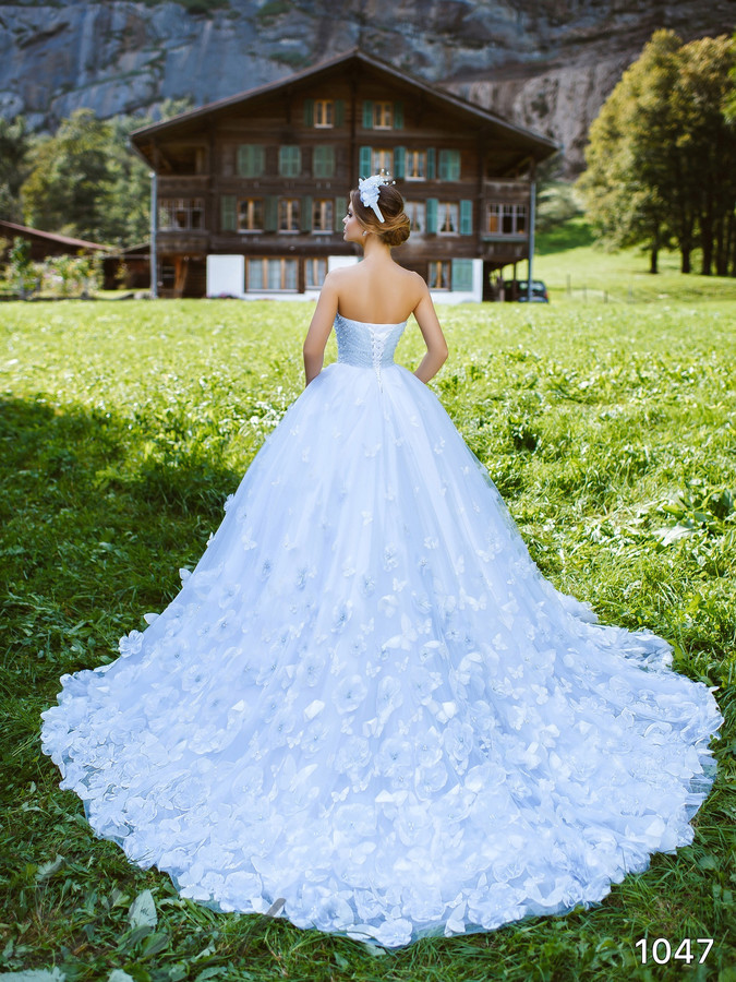 Light Blue Country Dresses Sweetheart A e Pearls 3D ral Appliques Lace Wedding Dress Sweep Train Custom Made Bridal Gowns