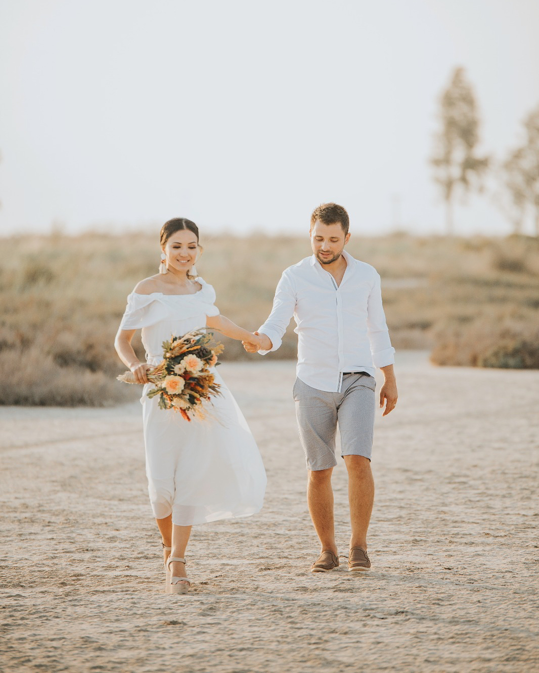 2020 Modest Simple Plus Size Off Shoulder Short Sleeve A Line Wedding Dresses Tulle Bow Sash Wedding Gowns Tea Length robe de mariée
