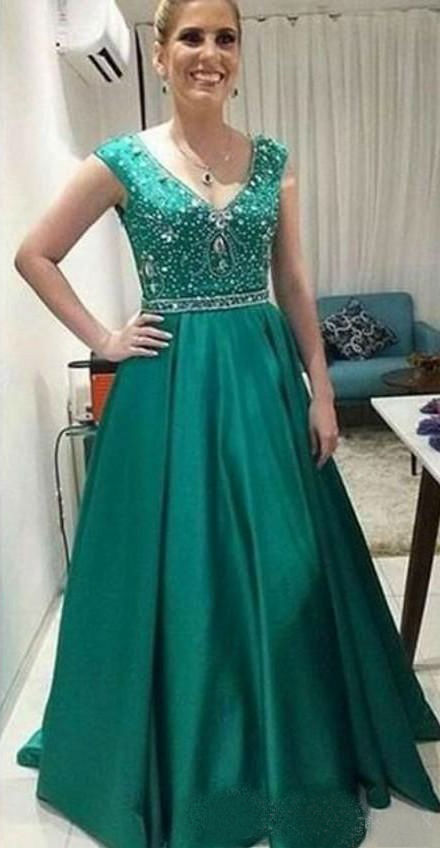 2019 Modest Mother Of The Bride Dresses With Crystals Cap Sleeve V Neck Wedding Guest Dress Sweep Train Plus Size Formal Gowns