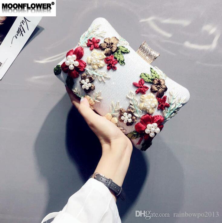 outlet brand women handbag luxury handmade diamond dinner bag sweet lady color 3D flower hard box fashion pillow holding dinner bag, Gold(boutique packaging)
outlet brand women handbag luxury handmade diamond dinner bag sweet lady color 3D flower hard box fashion pillow holding dinner bag, Gold(boutique packaging)