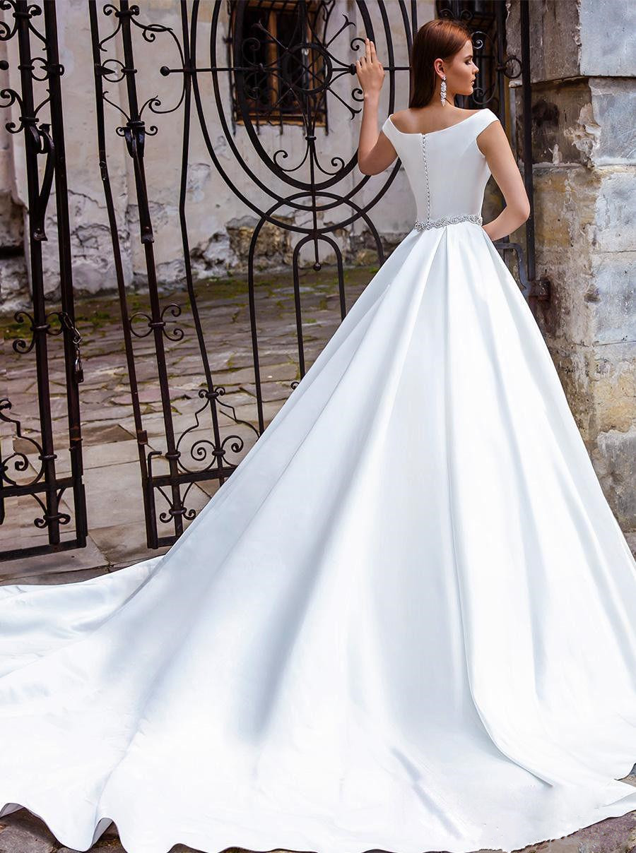 Elegant Satin Wedding Dresses Beaded Sash Bridal Gowns Plus Size Off The Shoulder Sweep Train A-Line Wedding Dress Robe De Mariée