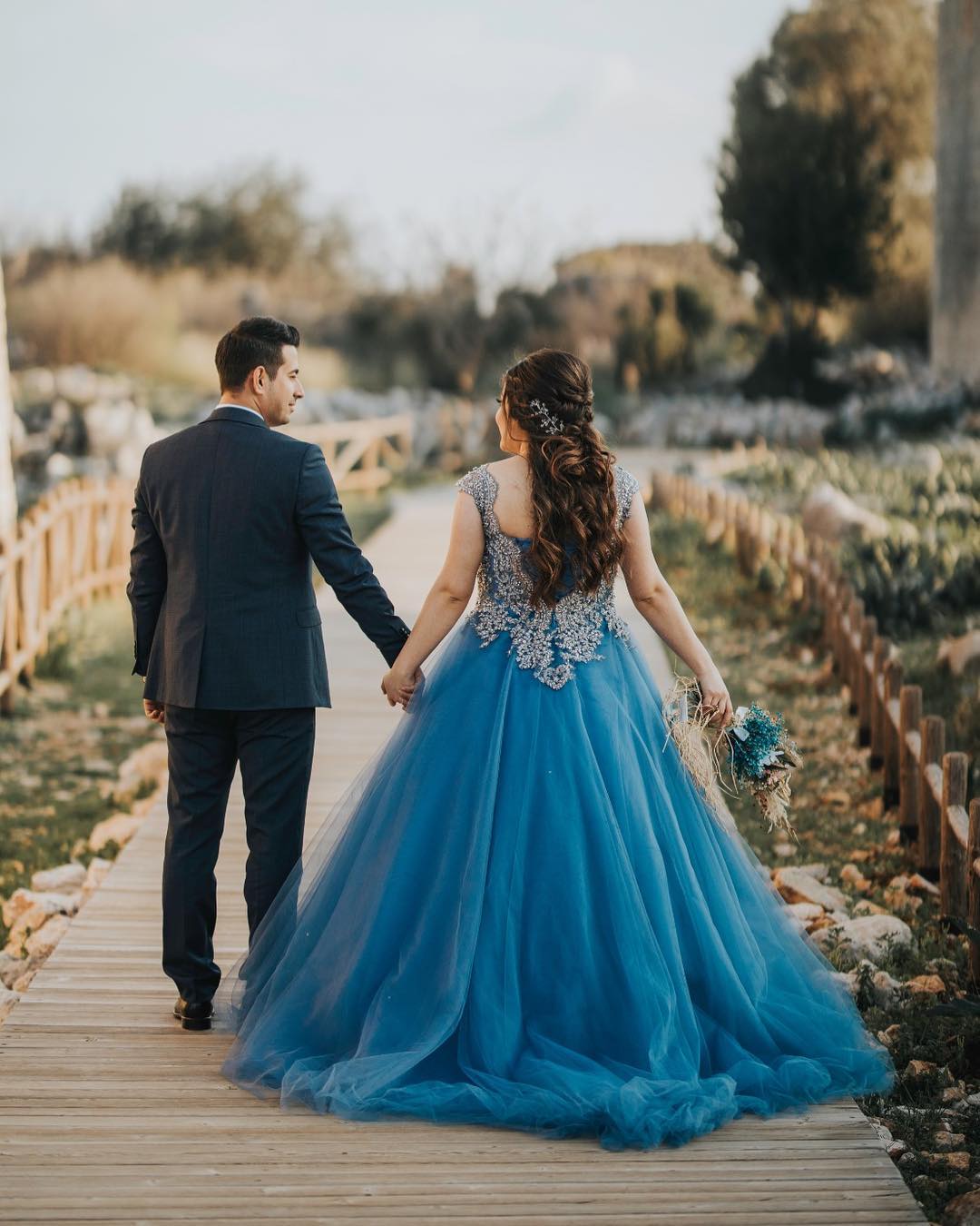 2020 Modest Sweetheart Short Sleeve A Line Evening Lace Applique Sequins Formal Dresses Sweep Train Party Gown 0508