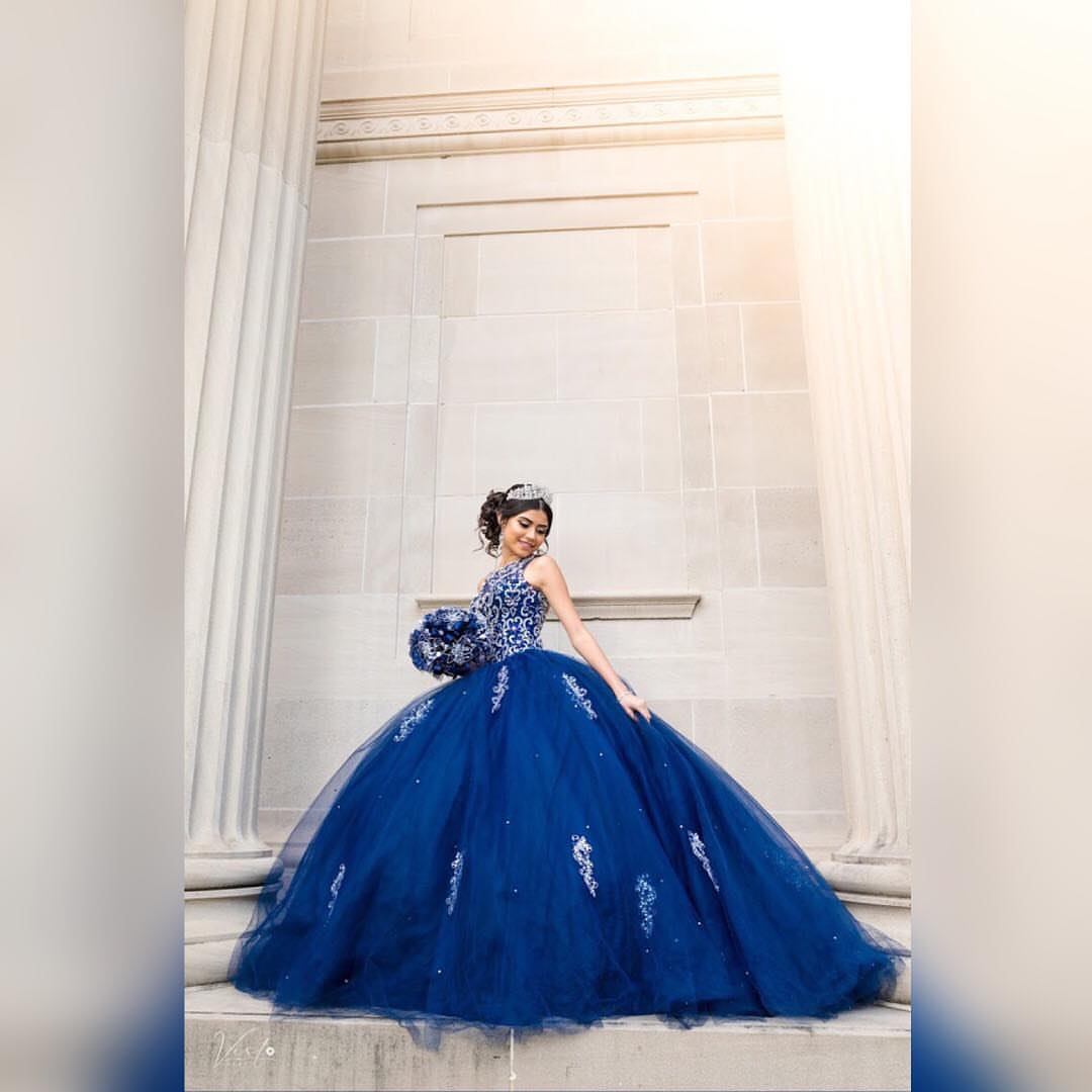 Luxurious Beaded Crystals Lace Quinceanera Prom dresses Crew Backless Royal Blue Tulle Ball Gown Evening Party Sweet 16 Dress