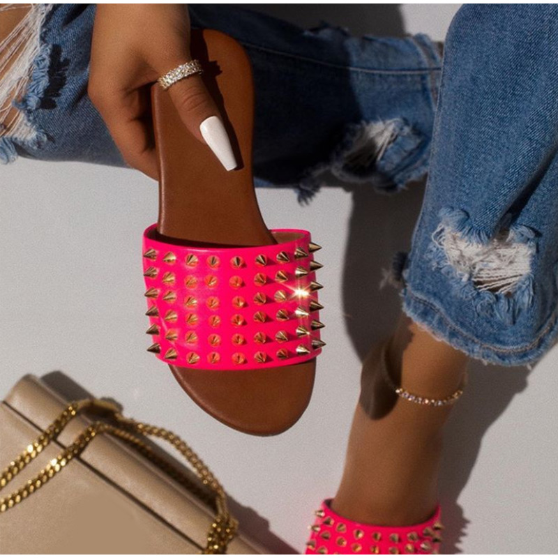 Summer Women Slippers Fashion Rivet Rhinestone Shoes Woman Open Toe Flat Slippers Female Outdoor Casual Beach Slides Ladies 20201