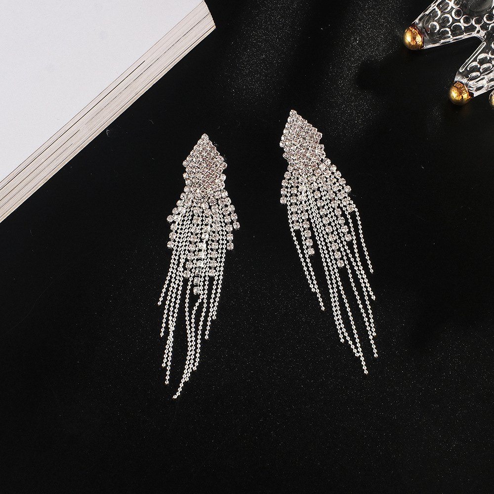 Diamond Claw Chain Two Layer Bead Chain Tassels Geometry Earrings Temperament Ma'am Earrings Fund
Diamond Claw Chain Two Layer Bead Chain Tassels Geometry Earrings Temperament Ma'am Earrings Fund