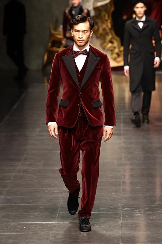 Custom Made Men Suits Lapel Groom Tuxedos Velvet Best Men Wedding Groomsmen ( Jacket+Vest+Pants+Tie ) E372, Same the picture
Custom Made Men Suits Lapel Groom Tuxedos Velvet Best Men Wedding Groomsmen ( Jacket+Vest+Pants+Tie ) E372, Same the picture