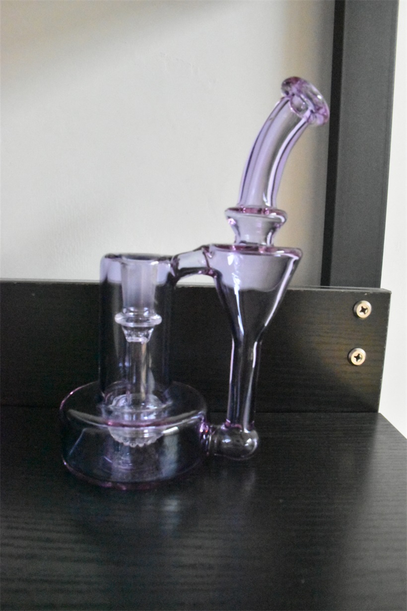 Smoking pipe glass drilling machine purple CFL, tornado effect, 14 mm joint, price concessions are welcome to buy
Smoking pipe glass drilling machine purple CFL, tornado effect, 14 mm joint, price concessions are welcome to buy
