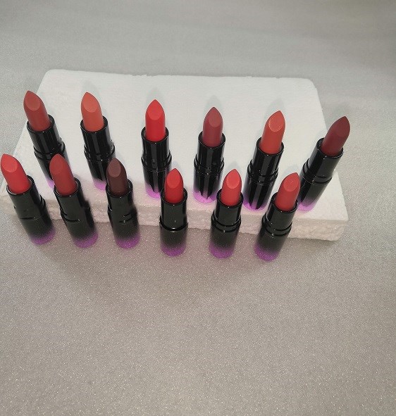 FREE SHIPPING 12PCS FREE SHIPPING MAKEUP powder kiss lipstick Aluminum tube matte shell, Mixed color
FREE SHIPPING 12PCS FREE SHIPPING MAKEUP powder kiss lipstick Aluminum tube matte shell, Mixed color