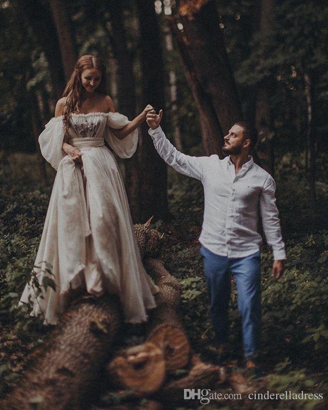 2020 Bohemian Wedding Dresses Sexy Off Shoulder Puff Sleeve Beach Bridal Gowns Long Train Rustic Country Wedding Gowns Hippie