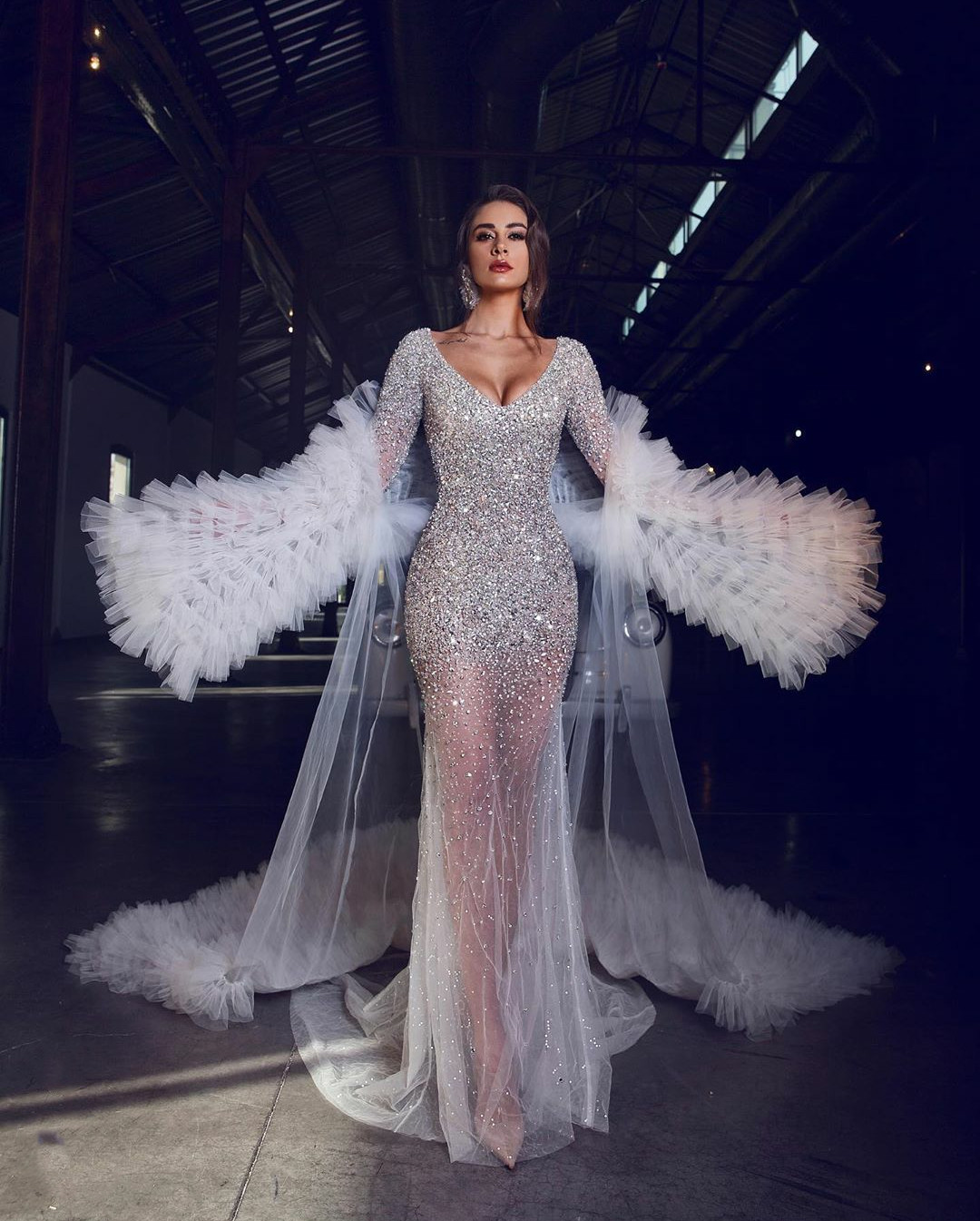 2020 Crystal Mermaid Wedding Dresses With Long Ruffle Wrap V Neck Sexy Transparent Bridal Gowns Sequined vestido de novia