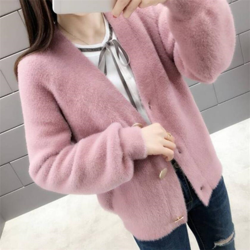 2019 women mink cashmere sweater female solid v neck cardigans full sleeve with button lantern sleeve, Green
2019 women mink cashmere sweater female solid v neck cardigans full sleeve with button lantern sleeve, Green