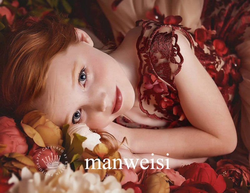 Vintage 2019 Flower Girl Dresses 3D Floral Appliqued Lace Jewel Neck Ball Gown Pageant Dress Little Baby Gowns for Communion Boho Wedding